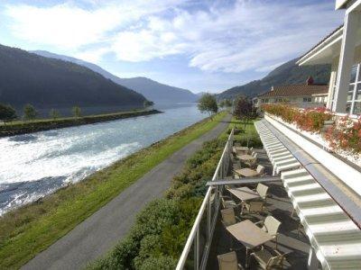 Loenfjord Hotel ภายนอก รูปภาพ